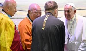 En Mongolie, le pape François salue le « potentiel de bien » des religions En Mongolie, le pape François salue le « potentiel de bien » des religions