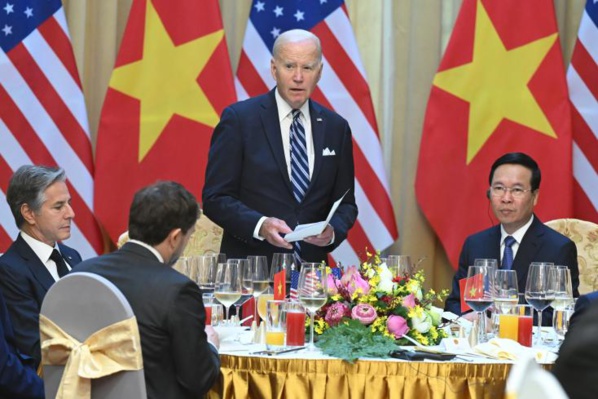 Biden scelle au Vietnam un rapprochement stratégique et économique