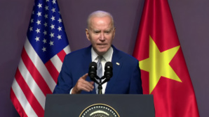 Au Vietnam, Joe Biden suspend sa conférence de presse après de curieuses réponses