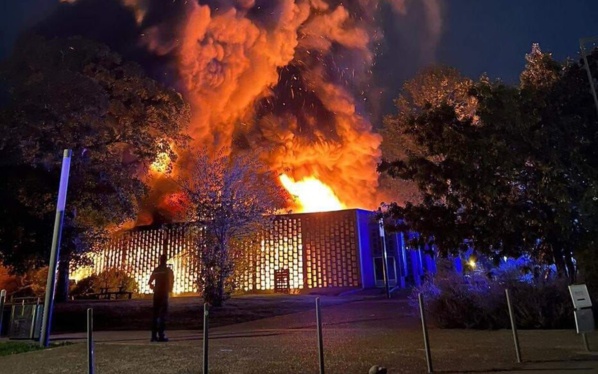 « Les vitres ont explosé » : un important incendie à HEC Paris « Les vitres ont explosé » : un important incendie à HEC Paris