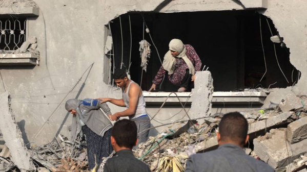 Israël bombarde une mosquée en Cisjordanie, et tue 55 personnes dans de nouveaux raids à Gaza Israël bombarde une mosquée en Cisjordanie, et tue 55 personnes dans de nouveaux raids à Gaza