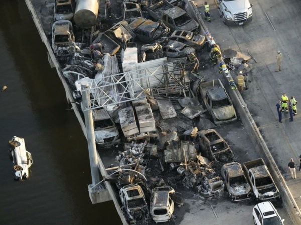 Monstrueux carambolage entre plus de 150 véhicules: 7 morts