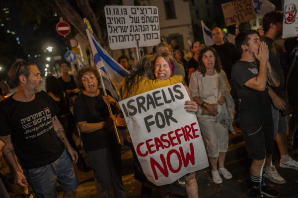 A Tel-Aviv, des milliers de manifestants accentuent la pression sur Nétanyahou