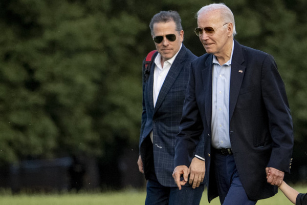 Etats-Unis - Joe Biden esquive les questions sur son fils Hunter accusé de fraude fiscale