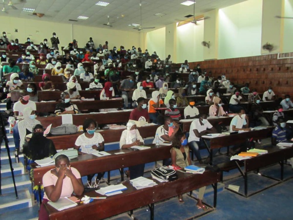 Près de 170 universitaires appellent enseignants et étudiants à rejoindre les amphis pour reprendre "souverainement" les cours (liste des signataires)