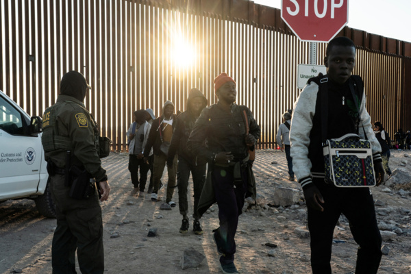 Afflux de migrants - La gouverneure de l’Arizona envoie la Garde nationale à la frontière avec le Mexique