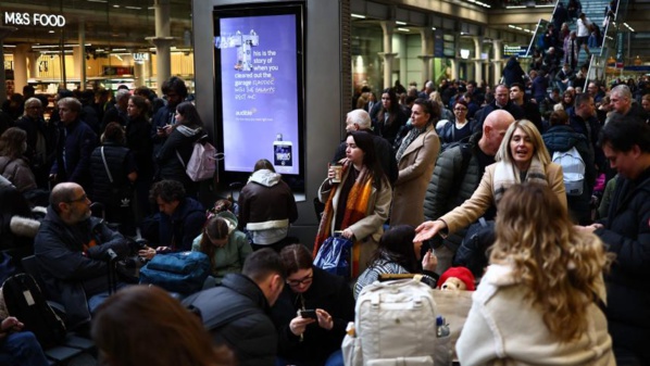 Les Eurostar annulés et des milliers de passagers bloqués avant le Nouvel an Les Eurostar annulés et des milliers de passagers bloqués avant le Nouvel an