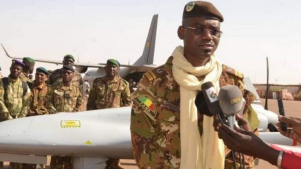 Le ministre malien de la Défense Sadio Camara, lors de la réception des drones turcs Le ministre malien de la Défense Sadio Camara, lors de la réception des drones turcs