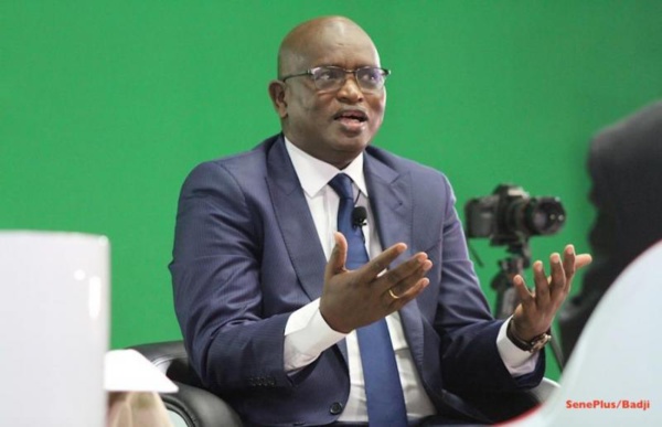 Abdou Latif Coulibaly claque la porte du gouvernement pour « défendre (ses) opinions et convictions politiques » Abdou Latif Coulibaly claque la porte du gouvernement pour « défendre (ses) opinions et convictions politiques »