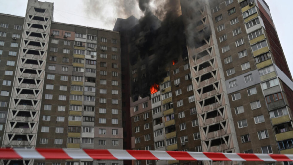 L’Ukraine demande plus d’aide aux Occidentaux après une attaque « massive » L’Ukraine demande plus d’aide aux Occidentaux après une attaque « massive »