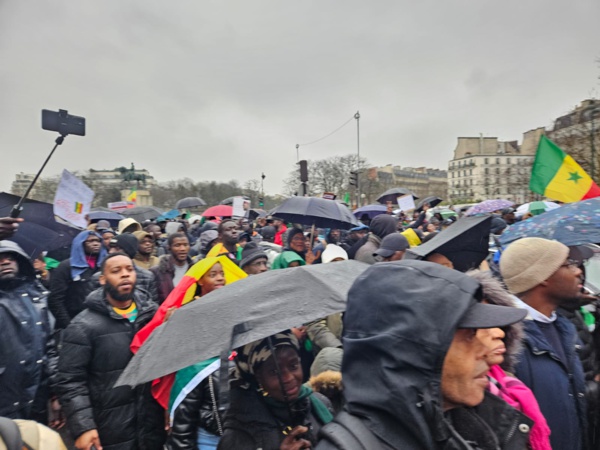 PLACE DU TROCADÉRO A PARIS : RASSEMBLEMENT CONTRE LE COUP D'ETAT AU SENEGAL (PHOTOS) PLACE DU TROCADÉRO A PARIS : RASSEMBLEMENT CONTRE LE COUP D'ETAT AU SENEGAL (PHOTOS)