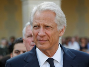 De Villepin dénonce le "deux poids deux mesures" de la France sur l'Ukraine et Gaza De Villepin dénonce le "deux poids deux mesures" de la France sur l'Ukraine et Gaza
