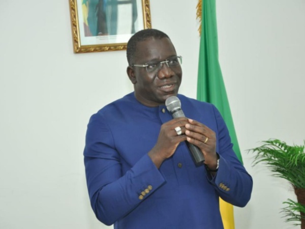 ASER : Les gratifications sans fin du DG Baba Diallo, ses 13e mois illégaux, un surplus de 20 millions de FCFA en carburant, la Cour des comptes demande remboursements ASER : Les gratifications sans fin du DG Baba Diallo, ses 13e mois illégaux, un surplus de 20 millions de FCFA en carburant, la Cour des comptes demande remboursements