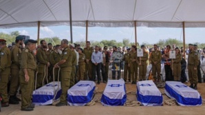 Des familles de soldats israéliens tués tentent d'empêcher une réunion du Gouvernement Netanyahu Des familles de soldats israéliens tués tentent d'empêcher une réunion du Gouvernement Netanyahu