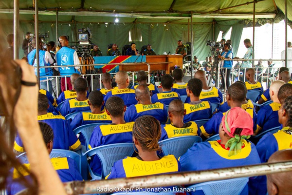 Une vue des prévenus attraits à la barre (photo Okapi) Une vue des prévenus attraits à la barre (photo Okapi)