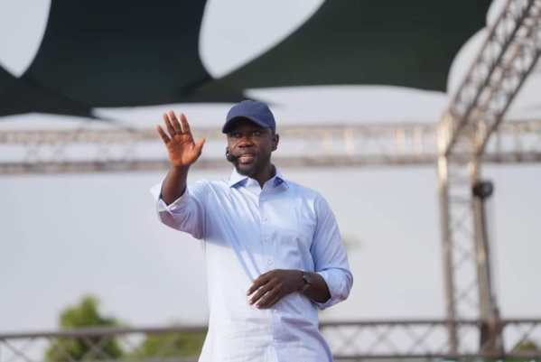 Ousmane Sonko en meeting sur l'esplanade du Grand Théâtre de Dakar, le 9 juin 2024 Ousmane Sonko en meeting sur l'esplanade du Grand Théâtre de Dakar, le 9 juin 2024