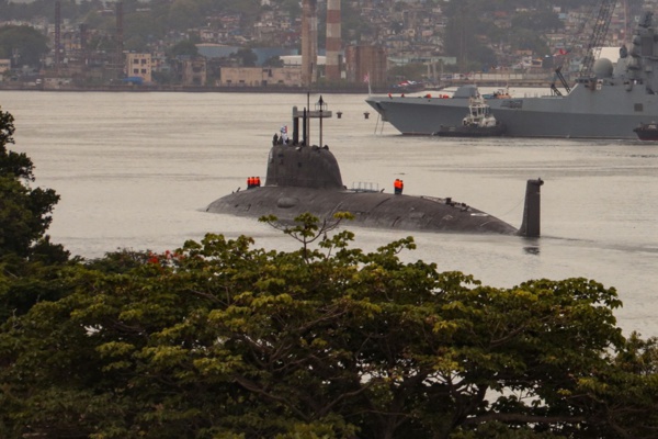 Après les vaisseaux russes, le sous-marin nucléaire américain USS Helena est à Cuba Après les vaisseaux russes, le sous-marin nucléaire américain USS Helena est à Cuba
