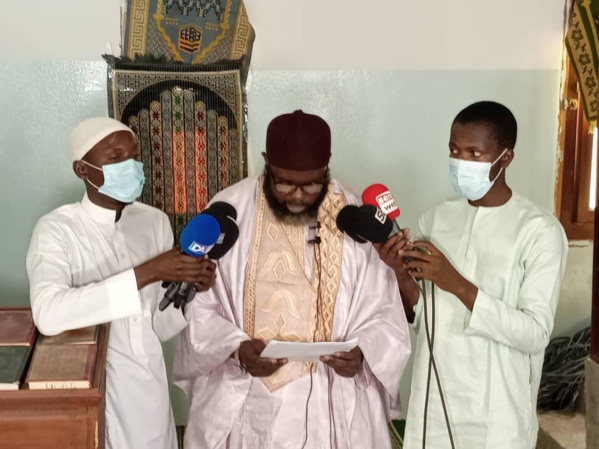 Photo d'archive : prière à la mosquée de l'université Cheikh Anta Diop de Dakar. Photo d'archive : prière à la mosquée de l'université Cheikh Anta Diop de Dakar.
