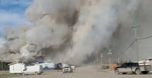 Le premier incendie majeur de l’année brûle dans la région de Los Angeles Le premier incendie majeur de l’année brûle dans la région de Los Angeles