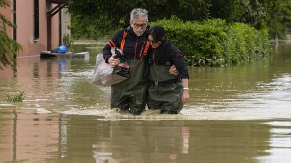 Sept morts dans les intempéries qui ont frappé la Suisse, la France et l'Italie Sept morts dans les intempéries qui ont frappé la Suisse, la France et l'Italie