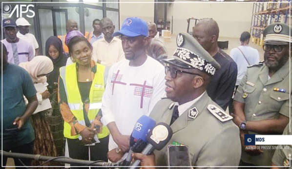 Les DG de la Douane et de APIX lors de leurs visites des ZES de Sandiara et Diass (photo APS) Les DG de la Douane et de APIX lors de leurs visites des ZES de Sandiara et Diass (photo APS)