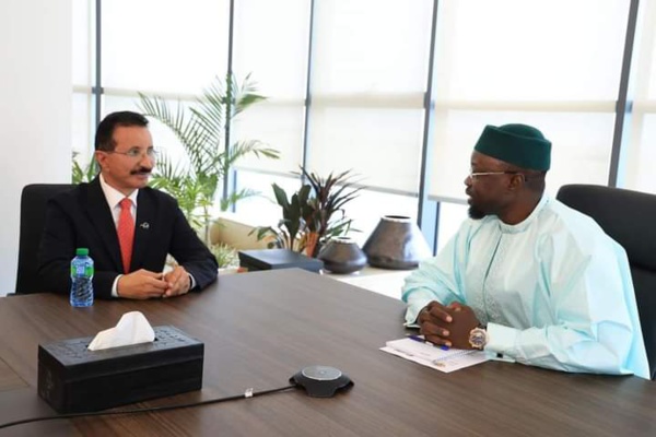 Ahmed Bin Sulayem, PDG de DP World, reçu par le PM Ousmane Sonko, le 13 septembre 2024 à Dakar. Ahmed Bin Sulayem, PDG de DP World, reçu par le PM Ousmane Sonko, le 13 septembre 2024 à Dakar.