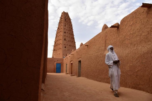 Dans une ruelle d'Agadez Dans une ruelle d'Agadez