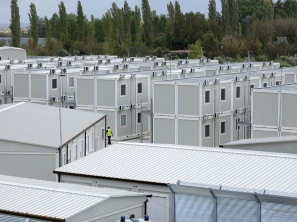 Le centre de rétention de migrants construit par l'Italie en Albanie Le centre de rétention de migrants construit par l'Italie en Albanie