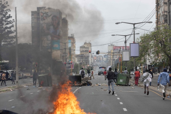 Mozambique - Face-à-face entre police et manifestants, bras de fer postélectoral Mozambique - Face-à-face entre police et manifestants, bras de fer postélectoral