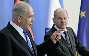 Le chancelier allemand Olaf Scholz (d), fervent soutien du criminel de guerre Benyamin Netanyahu Le chancelier allemand Olaf Scholz (d), fervent soutien du criminel de guerre Benyamin Netanyahu