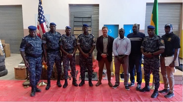 Washington offre 450 millions FCFA en équipements de surveillance à la gendarmerie nationale Washington offre 450 millions FCFA en équipements de surveillance à la gendarmerie nationale