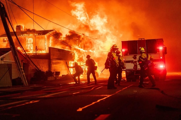 Incendies à Los Angeles : le bilan humain s’alourdit à 24 morts Incendies à Los Angeles : le bilan humain s’alourdit à 24 morts