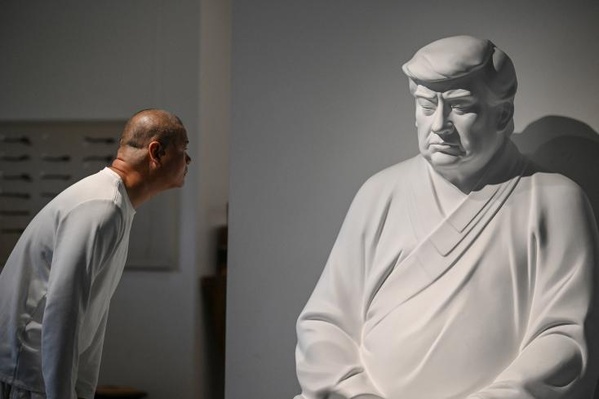 Trump en Bouddha: en Chine, des statues du président milliardaire font sensation Trump en Bouddha: en Chine, des statues du président milliardaire font sensation