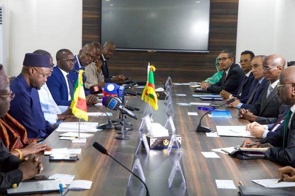 Les délégations sénégalaise et mauritanienne à Nouakchott le 13 janvier 2014 Les délégations sénégalaise et mauritanienne à Nouakchott le 13 janvier 2014