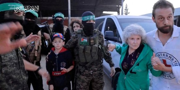 Des prisonniers israéliens libérés par le Hamas en novembre 2023 Des prisonniers israéliens libérés par le Hamas en novembre 2023