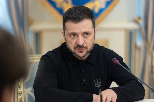Le président ukrainien Volodymyr Zelensky, mis sous pression par Donald Trump Le président ukrainien Volodymyr Zelensky, mis sous pression par Donald Trump