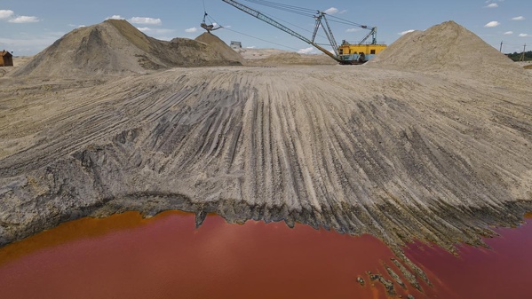 Les minerais ukrainiens sollicités et obtenus par Donald Trump