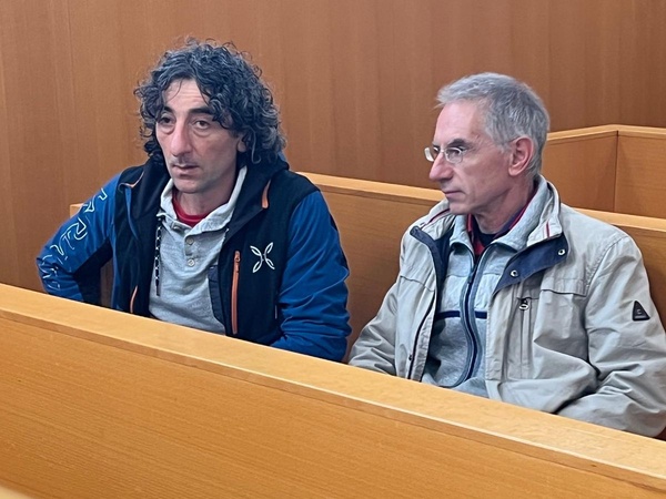 Les deux chercheurs militants au tribunal de Marseille Les deux chercheurs militants au tribunal de Marseille