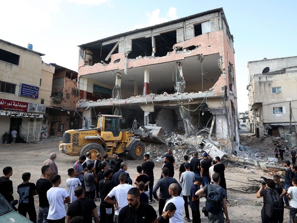 Les engins d'Israël détruisent tout en Cisjordanie occupée.