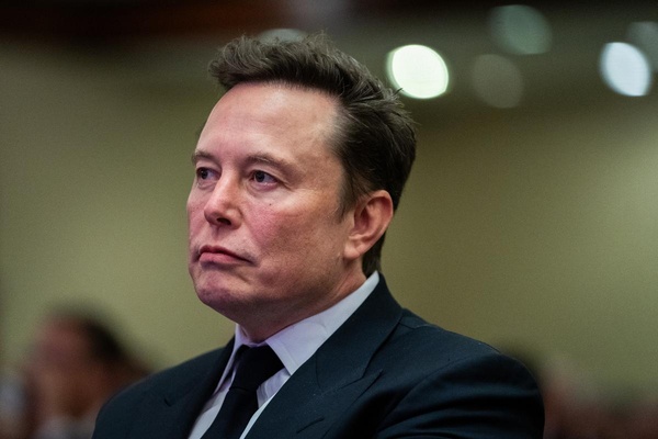 Elon Musk, propriétaire de Tesla Elon Musk, propriétaire de Tesla