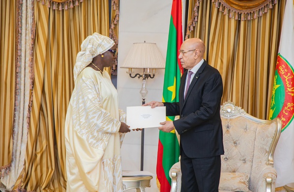 Sénégal: la ministre Yassine Fall, à Nouakchott, pour renforcer les relations entre les deux pays Sénégal: la ministre Yassine Fall, à Nouakchott, pour renforcer les relations entre les deux pays