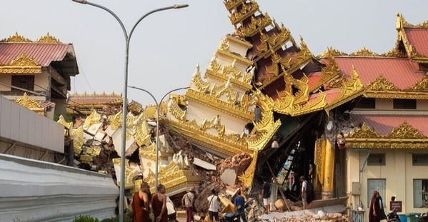 Myanmar : le bilan du séisme s'alourdit à plus de 1000 morts et 2 300 blessés Myanmar : le bilan du séisme s'alourdit à plus de 1000 morts et 2 300 blessés