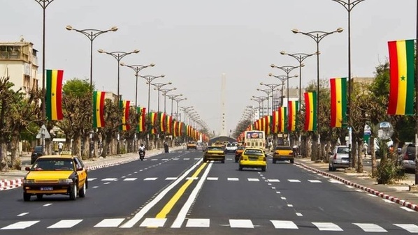 Le Boulevard De Gaulle devient Boulevard Mamadou Dia Le Boulevard De Gaulle devient Boulevard Mamadou Dia