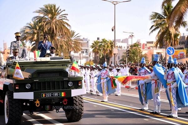 La célébration 2025 de la fête de l'indépendance du Sénégal sur le Boulevard Mamadou Dia (ex Boulevard De Gaulle) le 4 avril à Dakar.