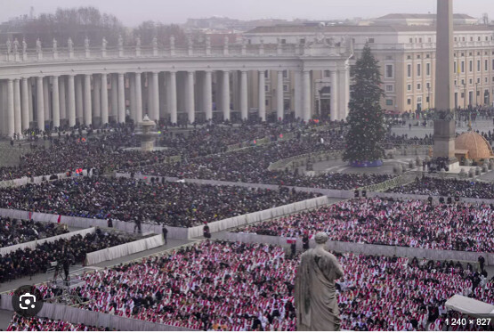 La place Saint-Pierre le 26 avril 2025