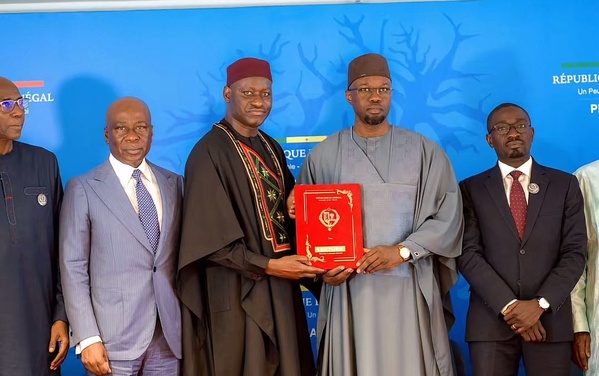 SENEGAL - Gouvernement et organisations de travailleurs et d’employeurs signent un Pacte national de stabilité sociale SENEGAL - Gouvernement et organisations de travailleurs et d’employeurs signent un Pacte national de stabilité sociale