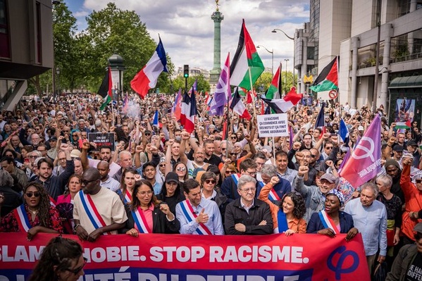 Des milliers de manifestants ont défilé à Paris contre l’islamophobie Des milliers de manifestants ont défilé à Paris contre l’islamophobie