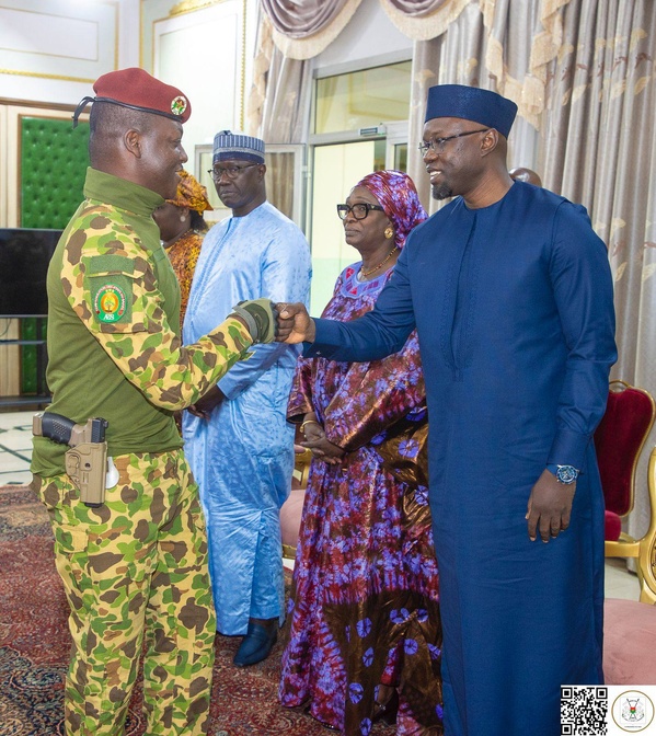 Le PM sénégalais reçu à Ouagadougou le 16 mai 2025 par le président Ibrahim Traoré Le PM sénégalais reçu à Ouagadougou le 16 mai 2025 par le président Ibrahim Traoré