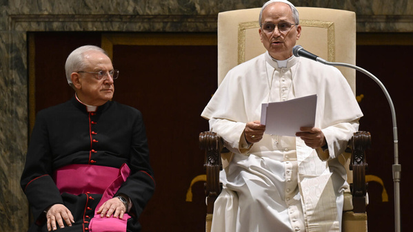 Léon XIV insiste sur son engagement social devant les ambassadeurs étrangers Léon XIV insiste sur son engagement social devant les ambassadeurs étrangers