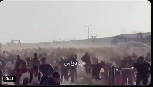 Les Palestiniens de Gaza en quête de vivre pièges par l'alliance Israël-Usa après des kms de marche.